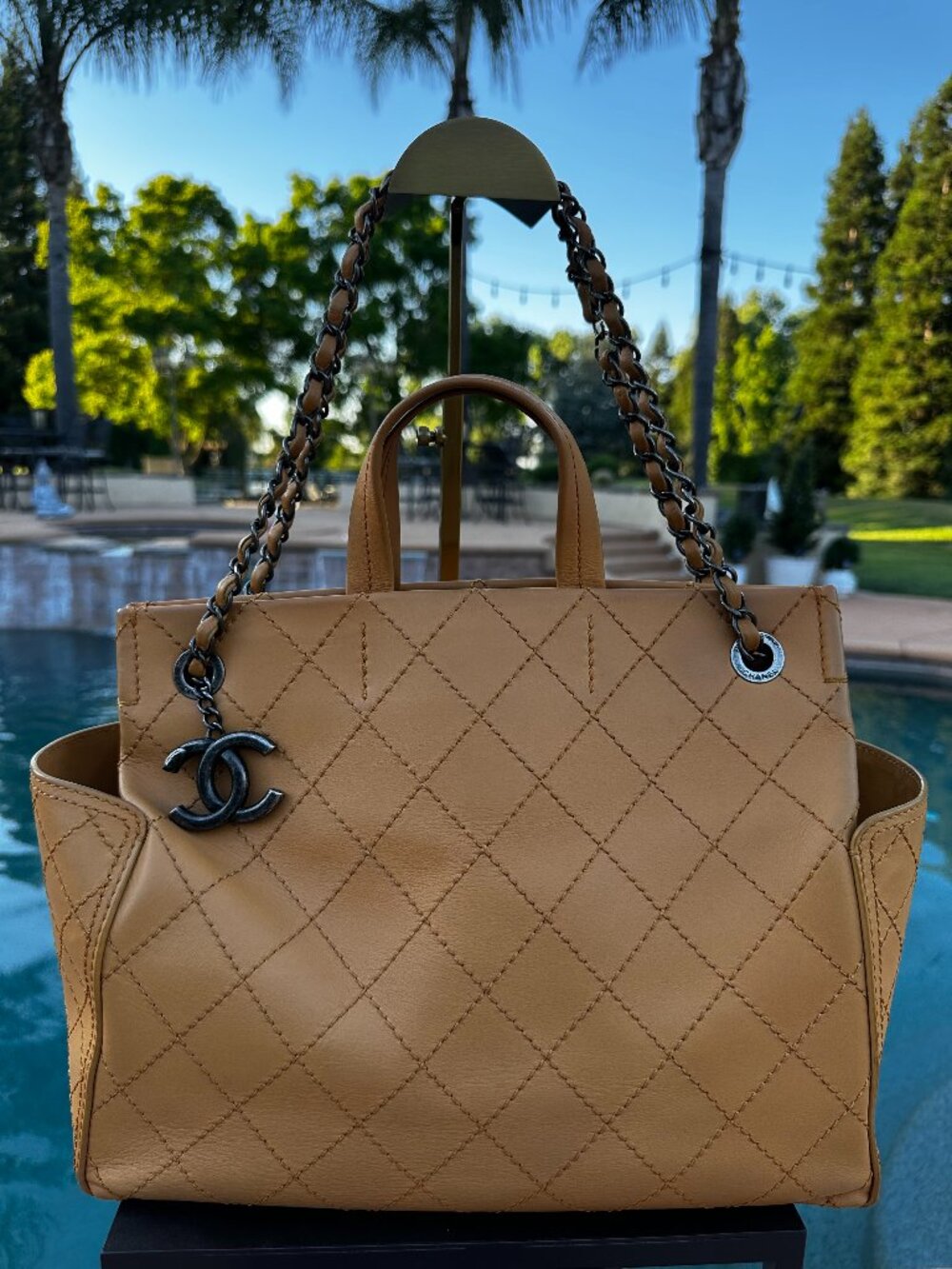 Chanel Tote Bg